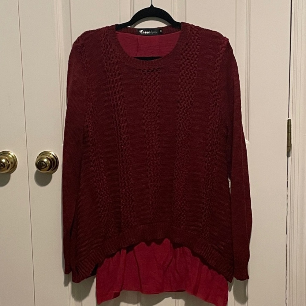 Elegant Women's Burgundy Crew Neck Sweater